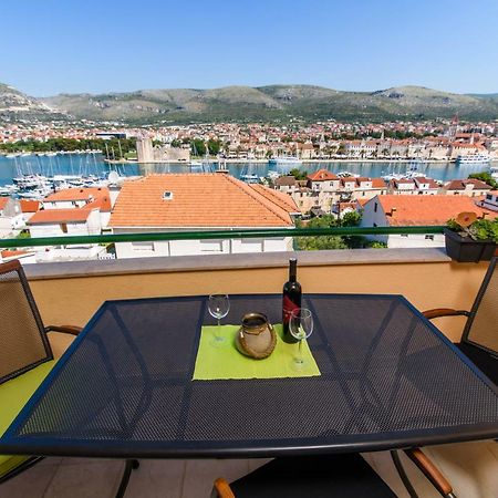 Apartment Trogir City Екстер'єр фото