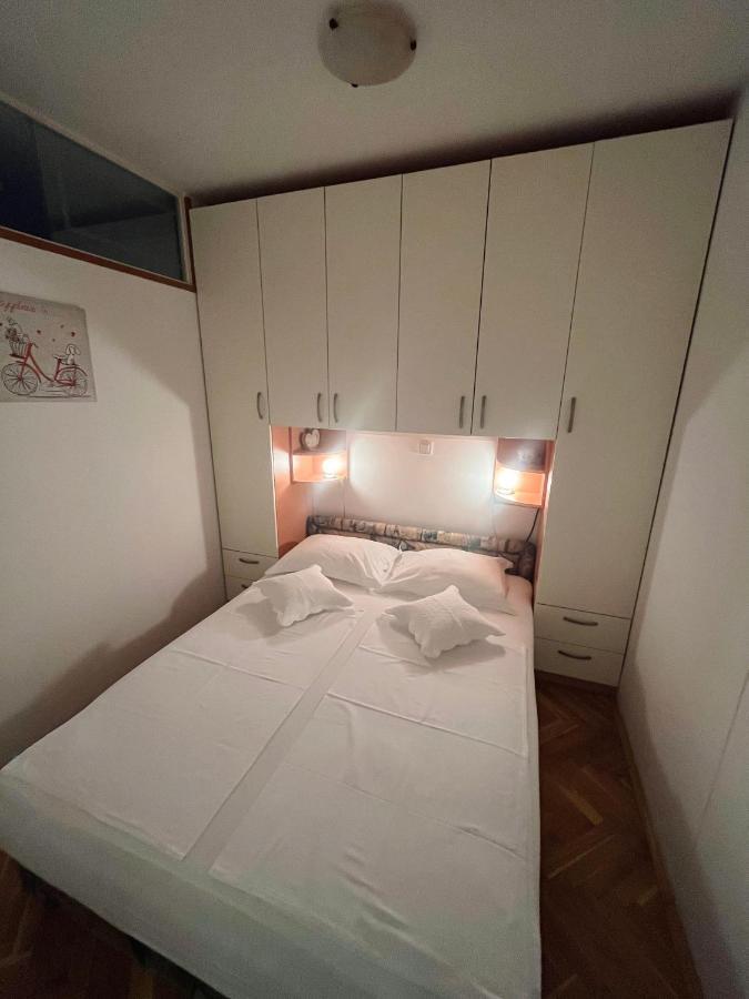 Apartment Trogir City Екстер'єр фото